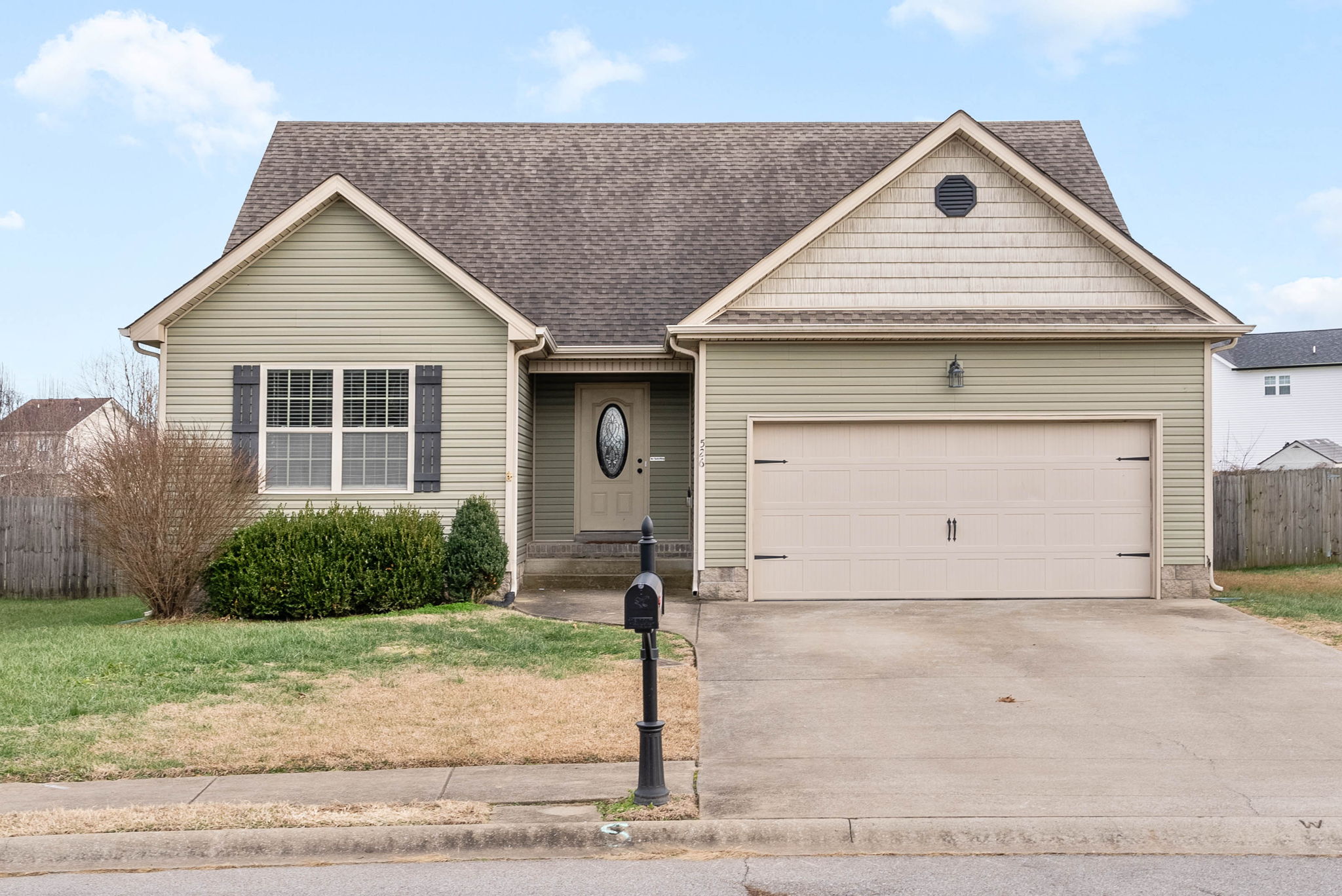 526 Falkland Circle